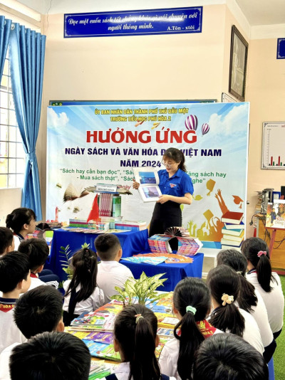 Trường TH Phú Hòa 2 tiếp tục hưởng ứng Tuần lễ đọc sách năm 2024