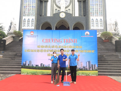 Trường TH Phú Hòa 2 tham gia xây dựng" Thành phố không rác"