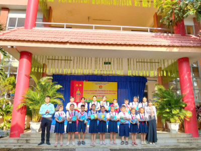 Trường TH Phú Hòa 2 tổ chức hoạt động kỉ niệm 84 năm ngày thành lập Đội