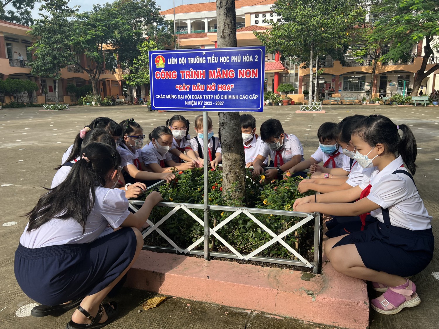 Công trình măng non "Cây dầu nở hoa" của trường Tiểu học Phú Hòa 2